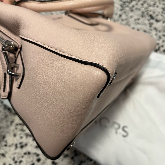 Authentic Michael Kors Pink handbag - Picture 6 of 16